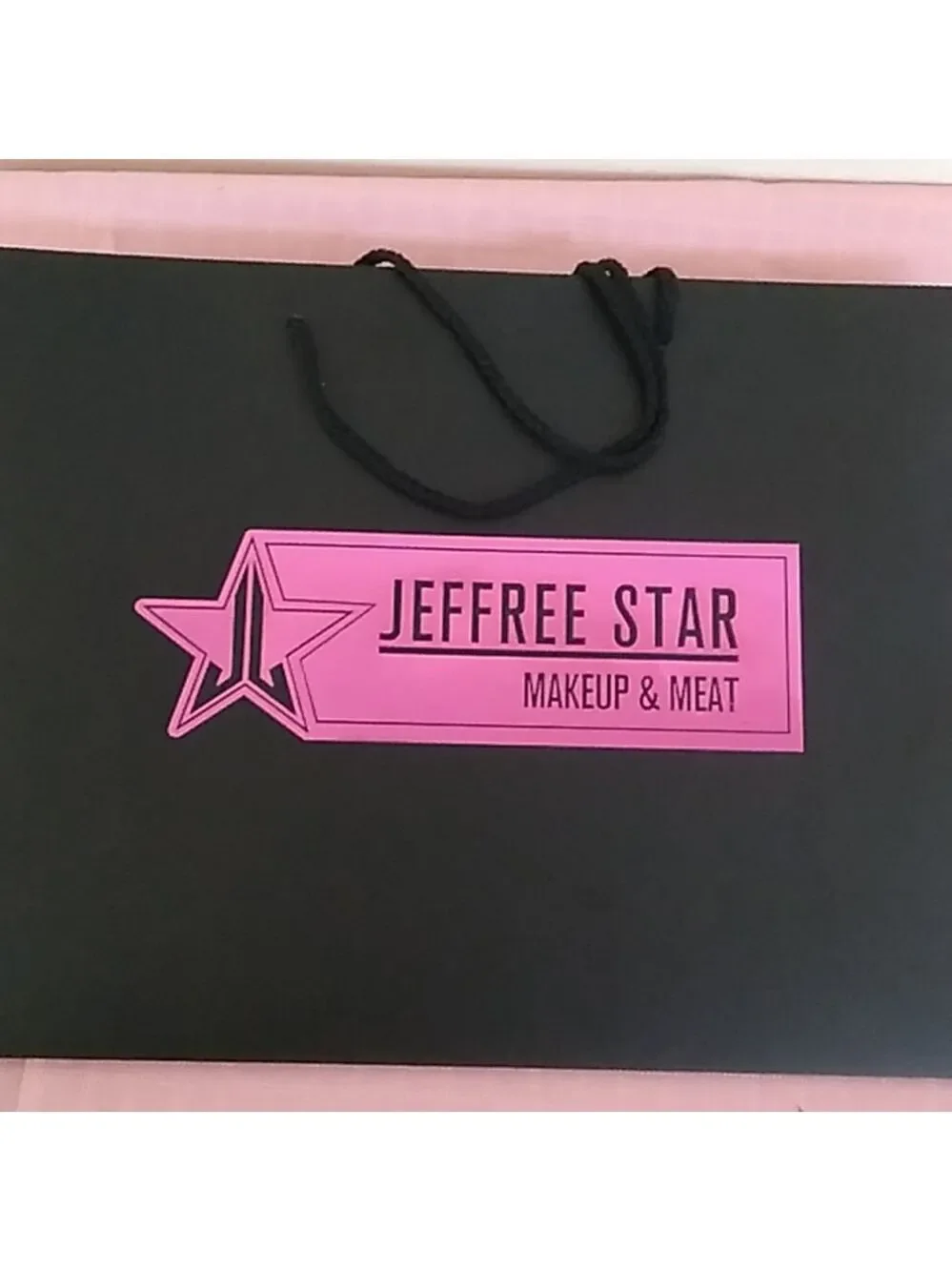 D- New Jeffree Star Gift Bag